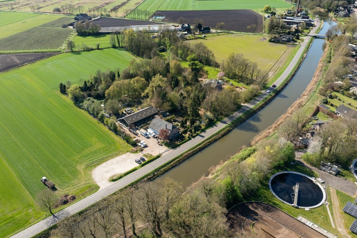 Bekijk foto 2 van Kanaaldijk 17