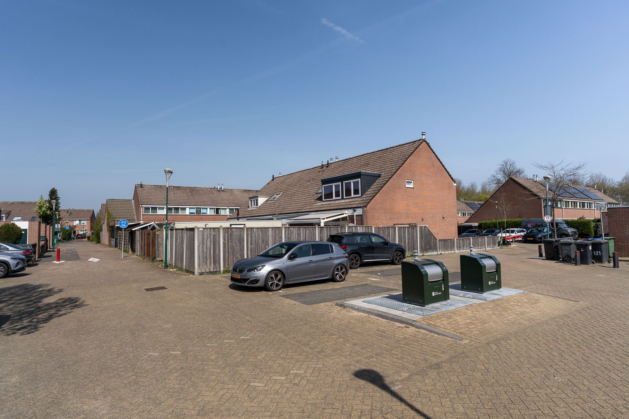 Photo 42 of Kamelenspoor 97