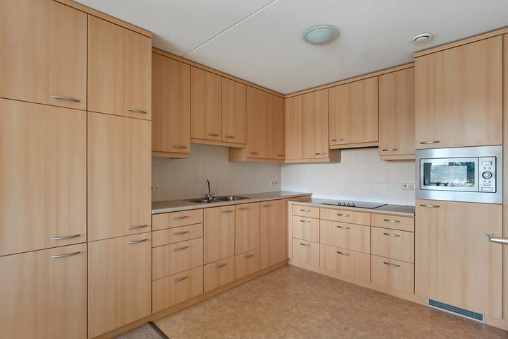 Foto 21 van Burgemeester Schuitestraat 140