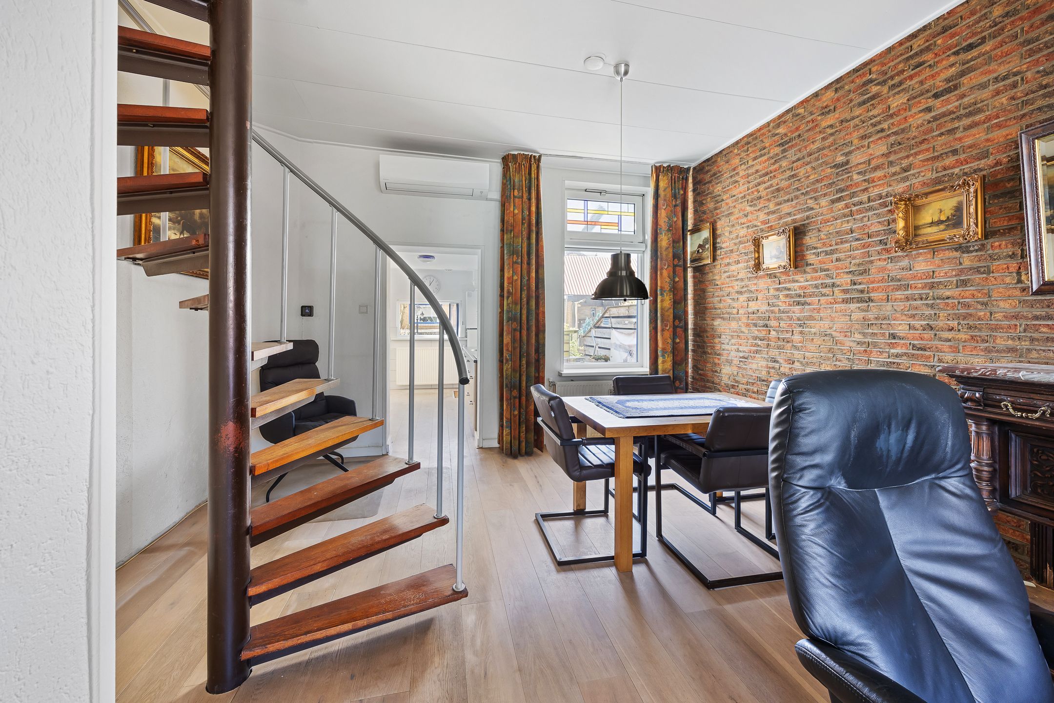 Photo 9 of Derde van Hezewijkstraat 17