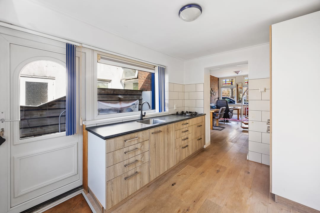 Photo 11 of Derde van Hezewijkstraat 17