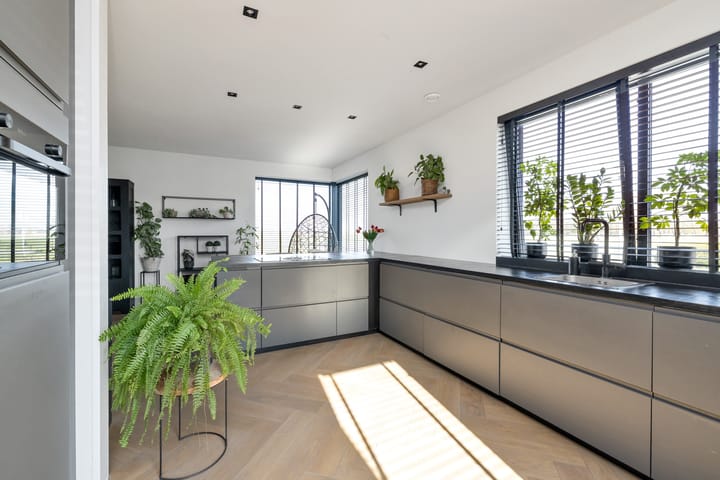 Photo 30 of Jan Wiegersstraat 39