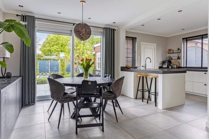 Foto 10 van Molenlaan 14