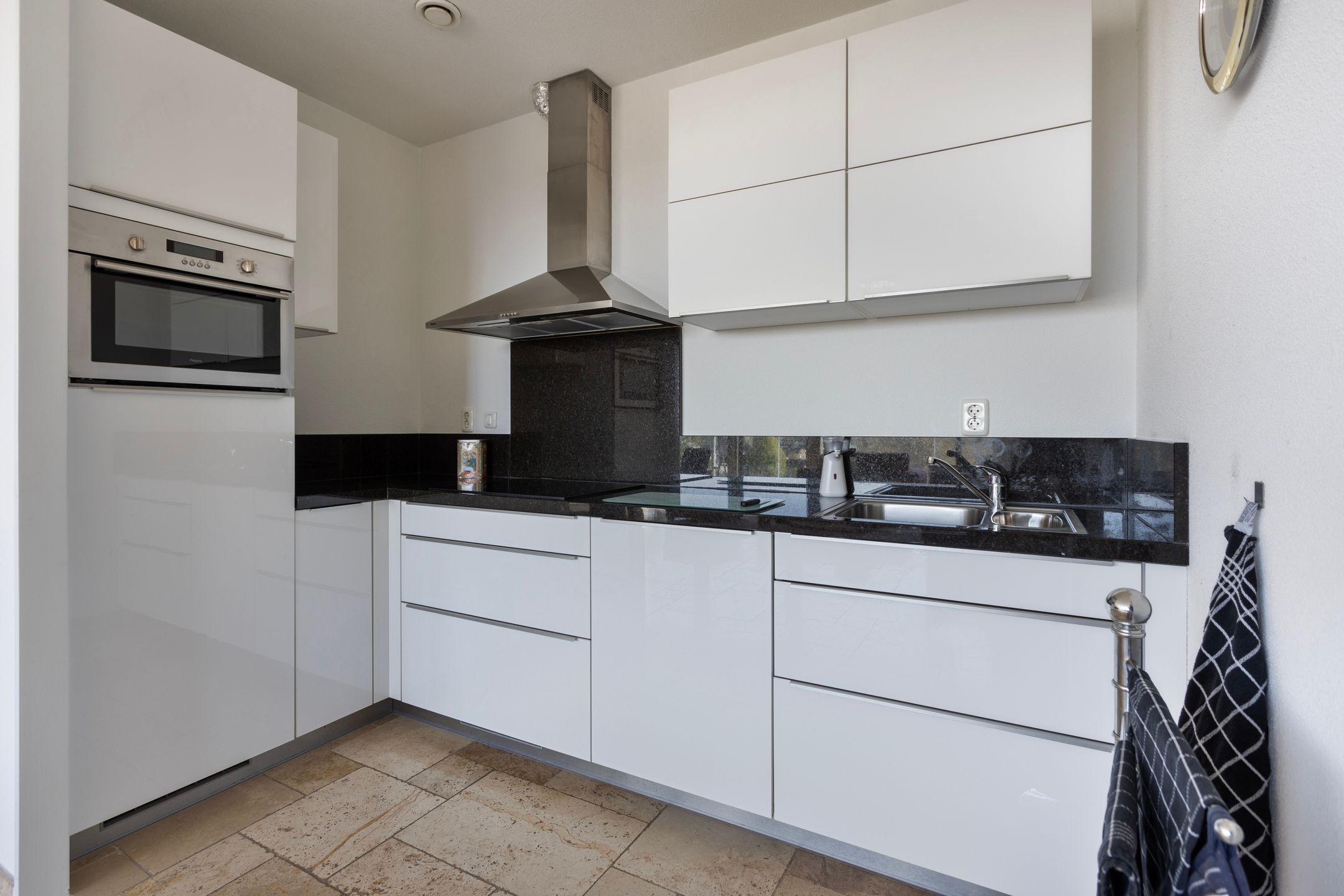 Photo 6 of Laan van Tasmanië 51