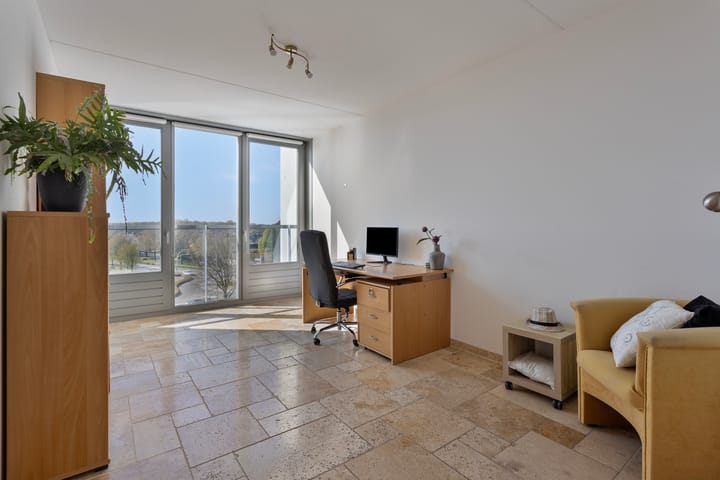 Photo 14 of Laan van Tasmanië 51