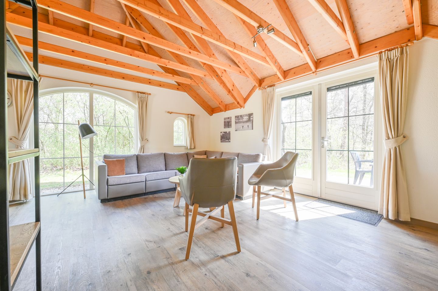 Photo 5 of Landuwerweg 17-402