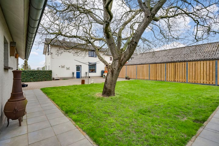 Photo 33 of Veldstraat 1