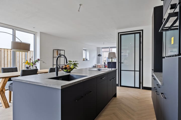 Foto 8 van Roekenes 62