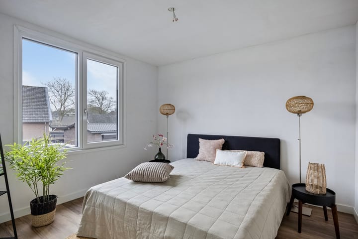 Foto 12 van Roekenes 62