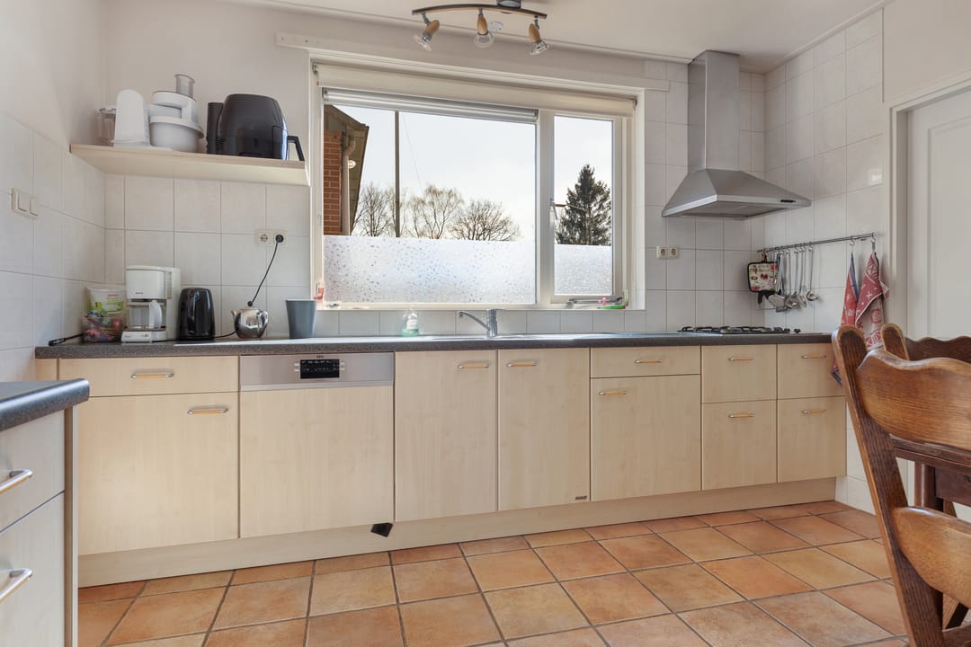 Photo 16 of Eenerstraat 73