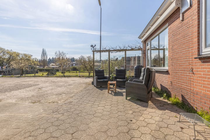 Photo 33 of Eenerstraat 73