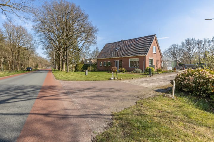 Photo 38 of Eenerstraat 73