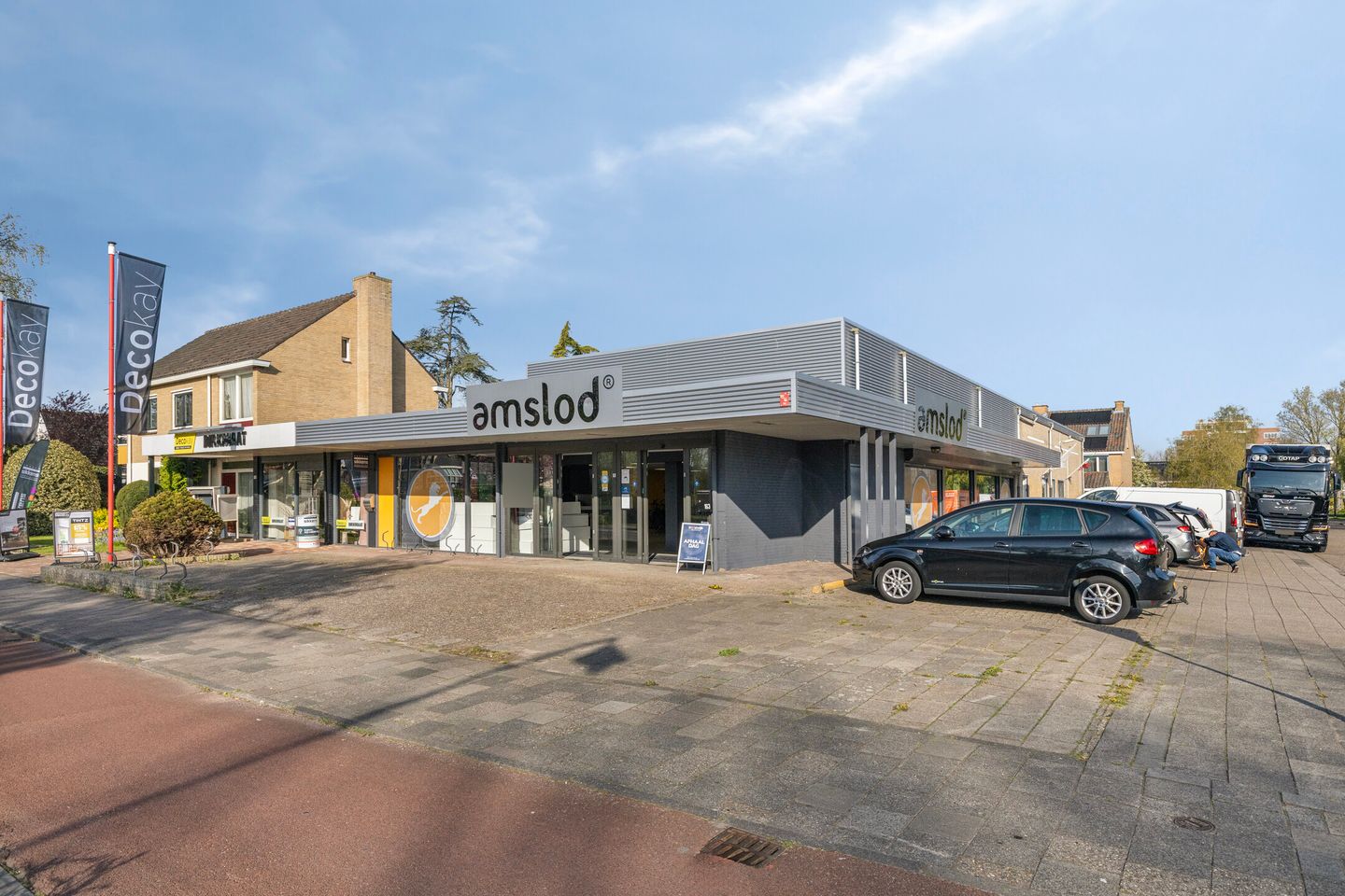 View photo 2 of Middenweg 163