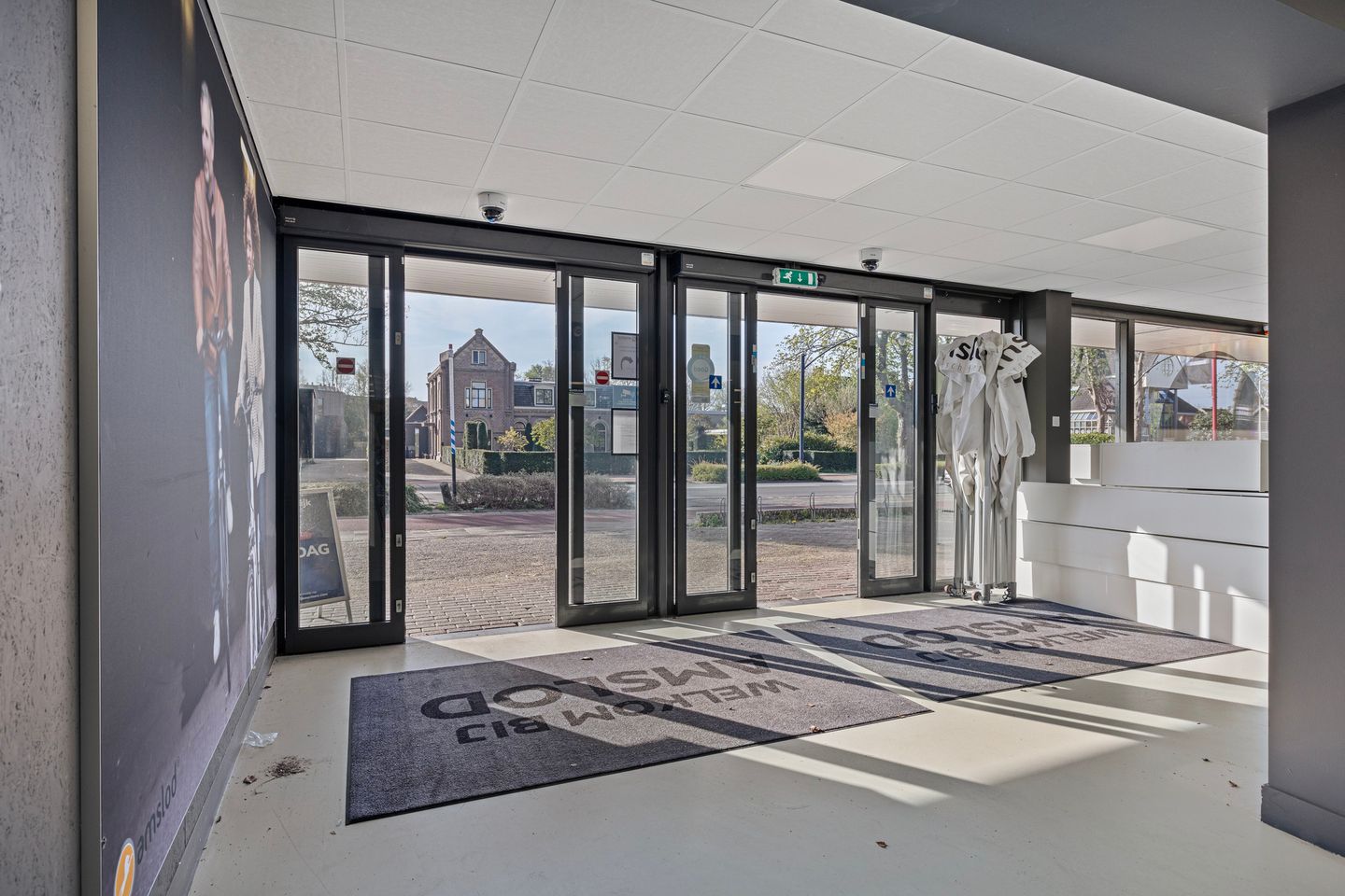 View photo 5 of Middenweg 163