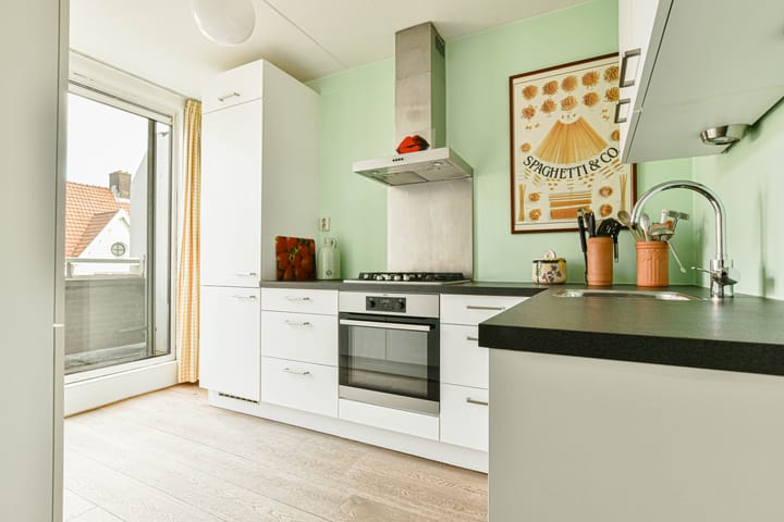 Photo 9 of Nova Zemblastraat 371