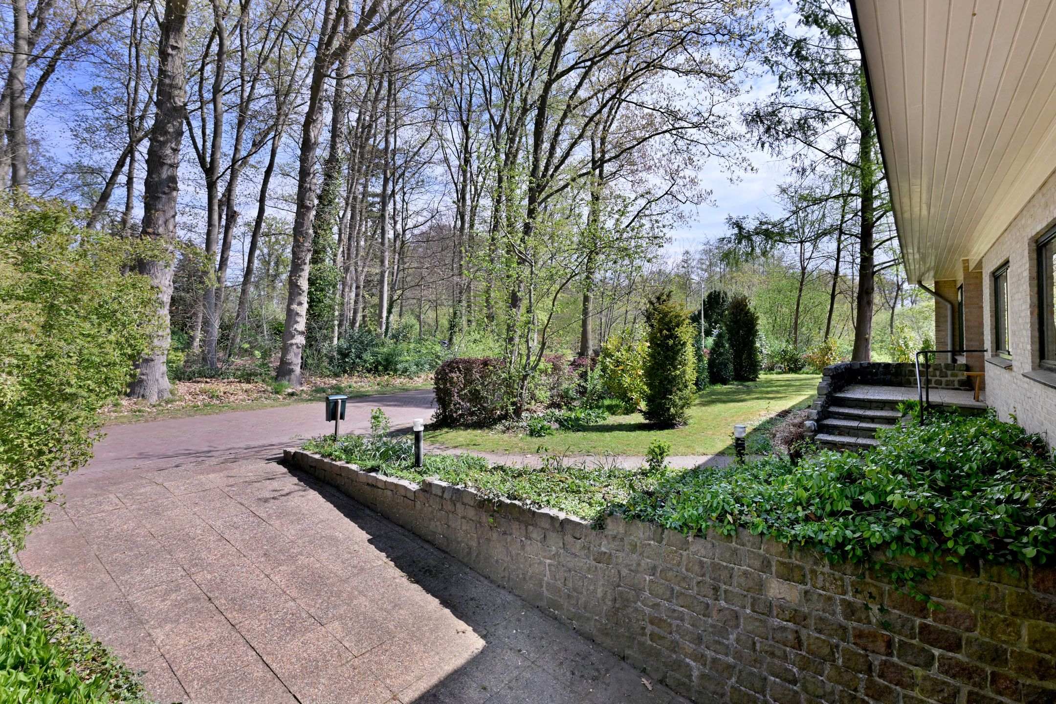 Foto 3 van van der Borch van Verwoldeweg 1