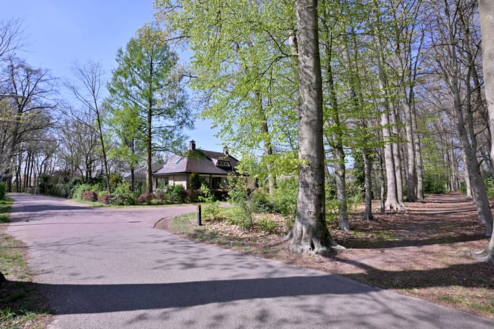 Foto 43 van van der Borch van Verwoldeweg 1