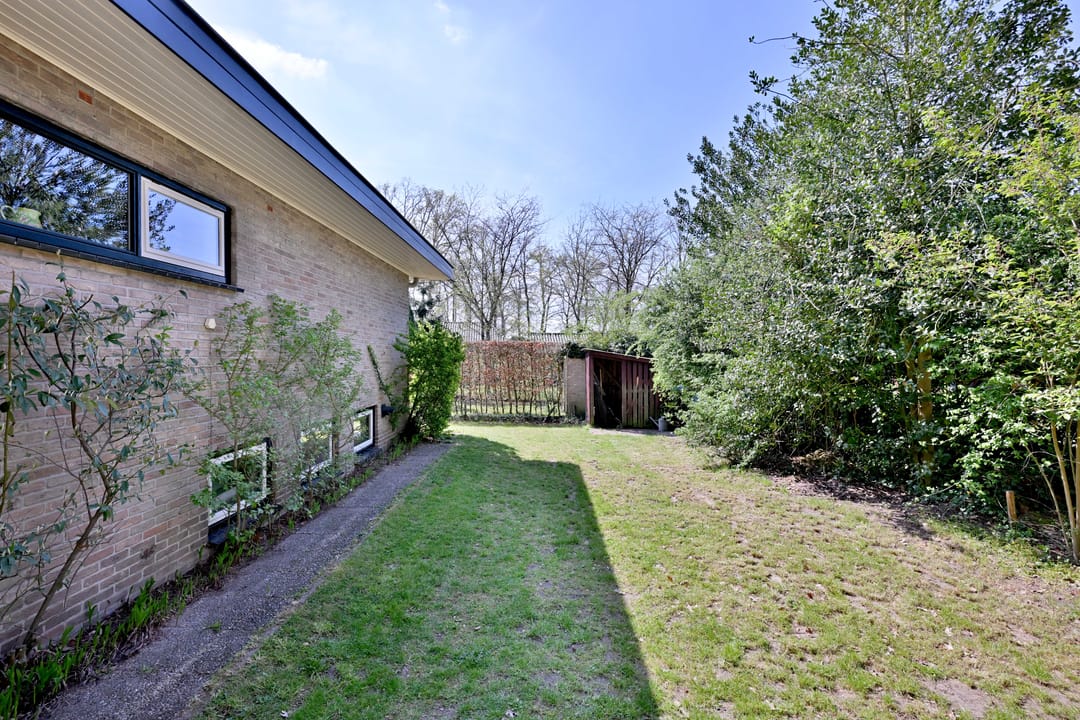 Foto 46 van van der Borch van Verwoldeweg 1