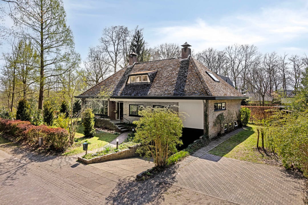 Foto 47 van van der Borch van Verwoldeweg 1