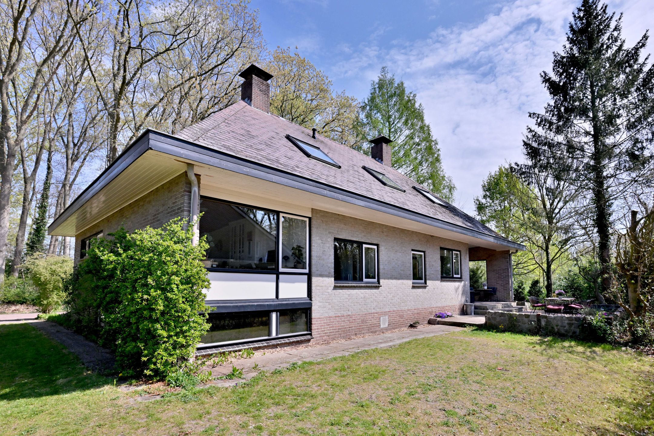 Foto 48 van van der Borch van Verwoldeweg 1