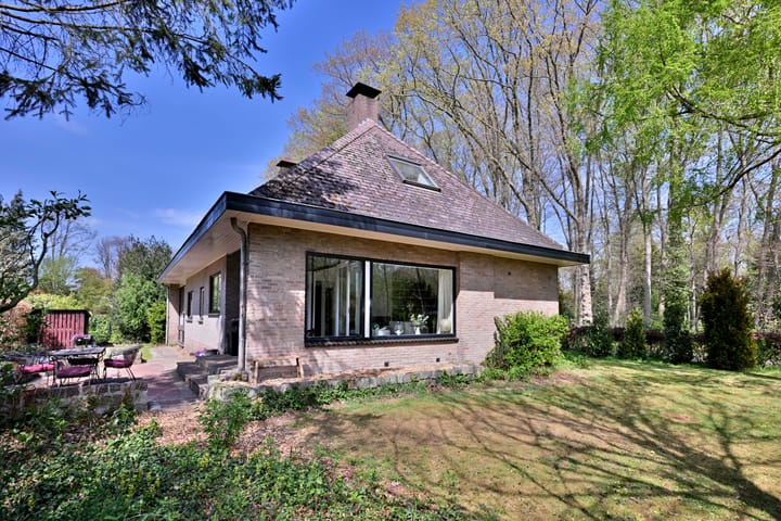 Foto 53 van van der Borch van Verwoldeweg 1