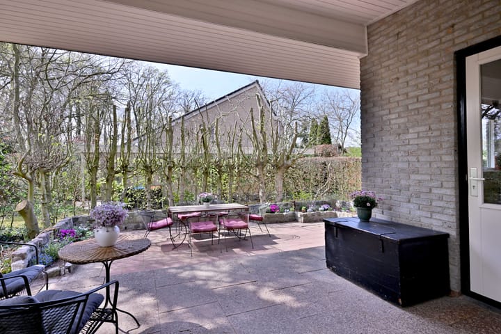 Foto 60 van van der Borch van Verwoldeweg 1