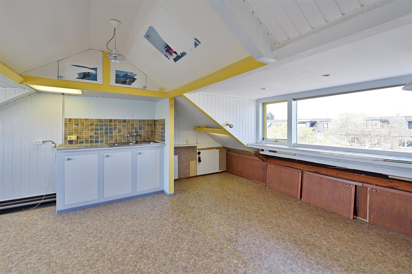 Photo 12 of Regenboog 57