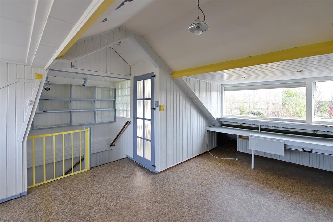 Photo 13 of Regenboog 57