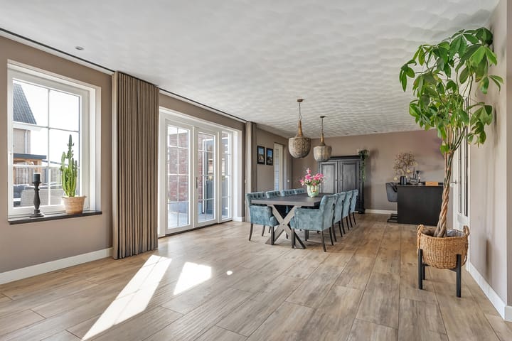 Foto 10 van Looweg 76