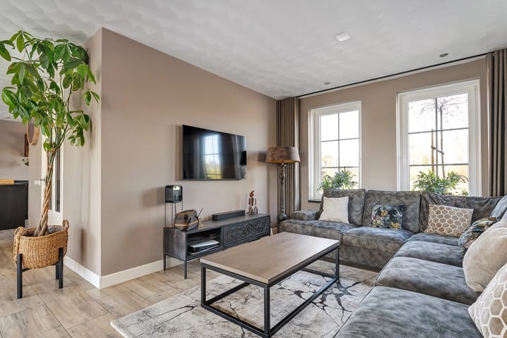 Foto 11 van Looweg 76