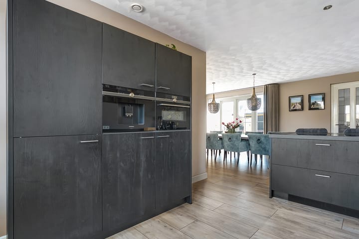 Foto 21 van Looweg 76