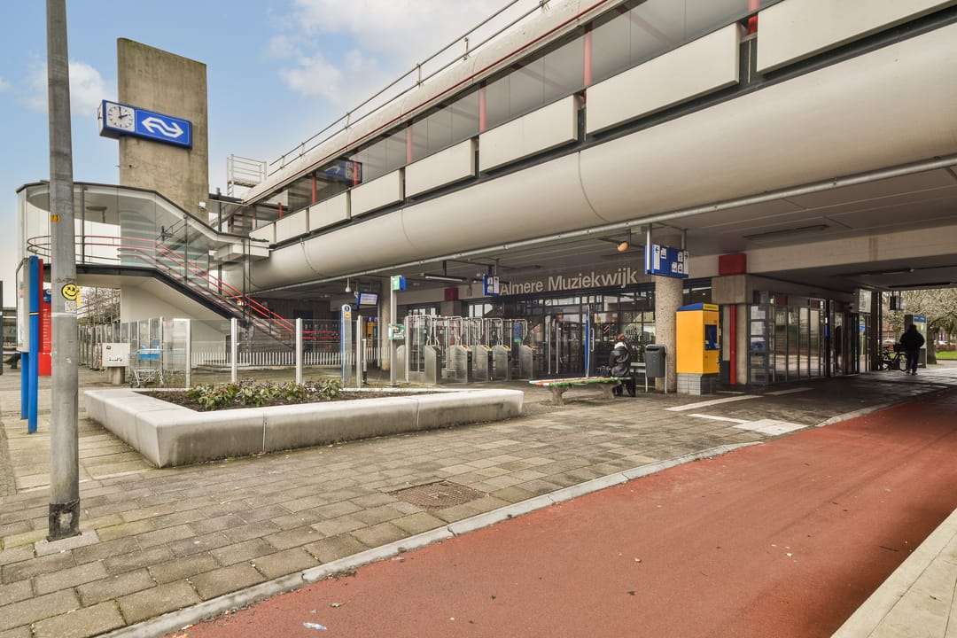 Foto 23 van Bartokweg 111