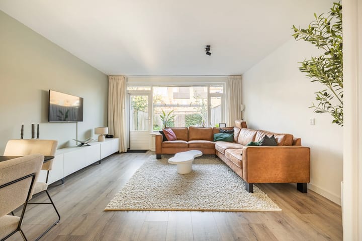 Foto 8 van Ruisdaelstraat 12