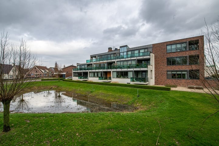 Photo 2 of Burgemeester Hommesstraat 42