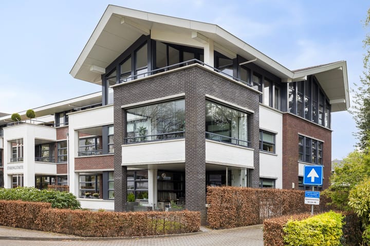 Foto 2 van van Lutterveltplein 4-R