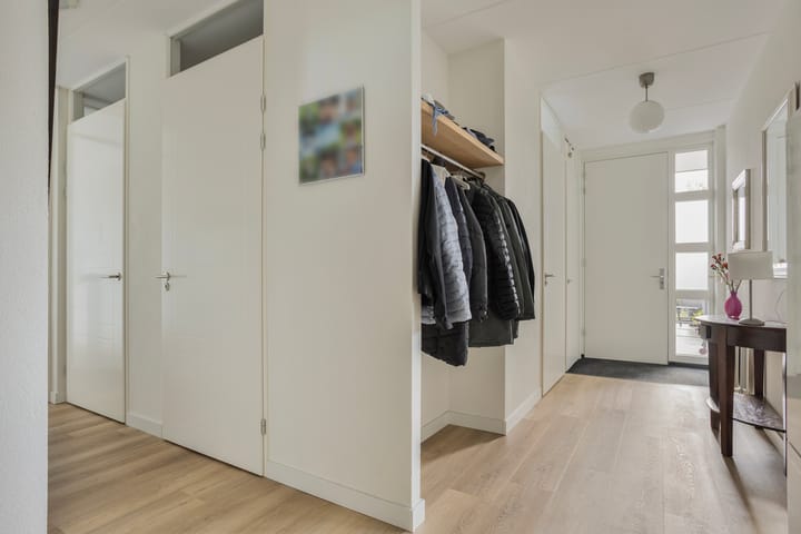 Foto 6 van van Lutterveltplein 4-R