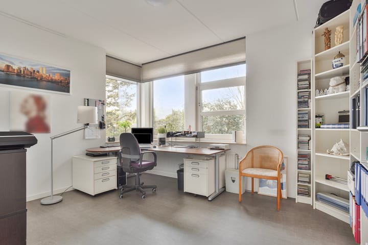 Foto 36 van van Lutterveltplein 4-R