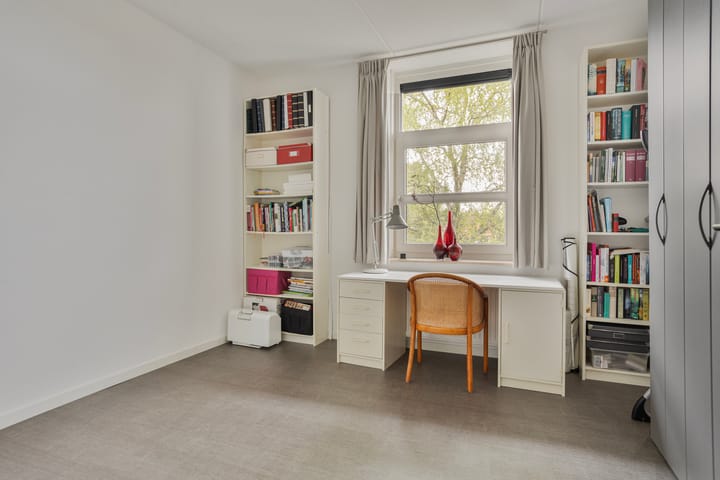 Foto 38 van van Lutterveltplein 4-R