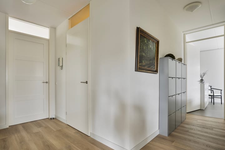 Foto 39 van van Lutterveltplein 4-R