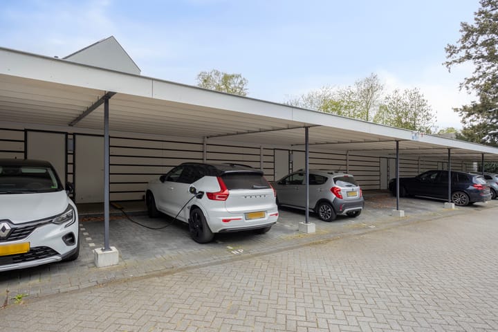 Foto 47 van van Lutterveltplein 4-R