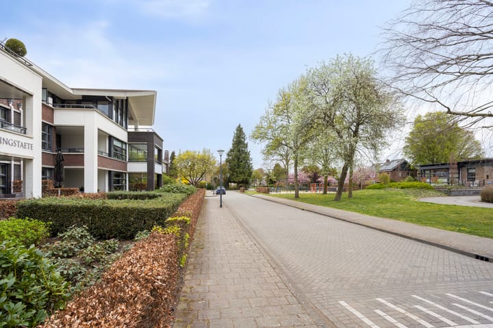 Foto 52 van van Lutterveltplein 4-R