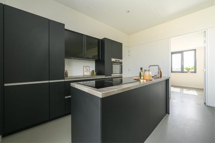 Photo 20 of Henry David Thoreaustraat 48