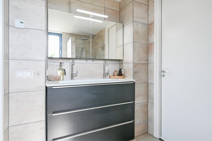 Photo 29 of Henry David Thoreaustraat 48