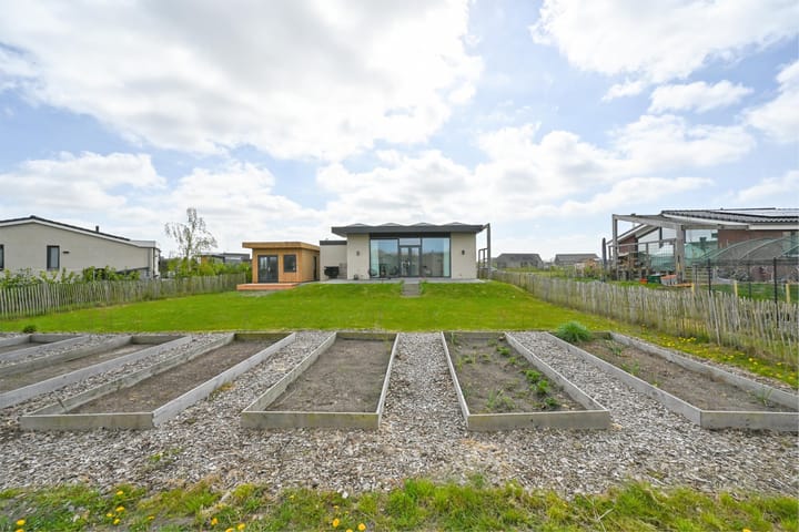 Photo 36 of Henry David Thoreaustraat 48