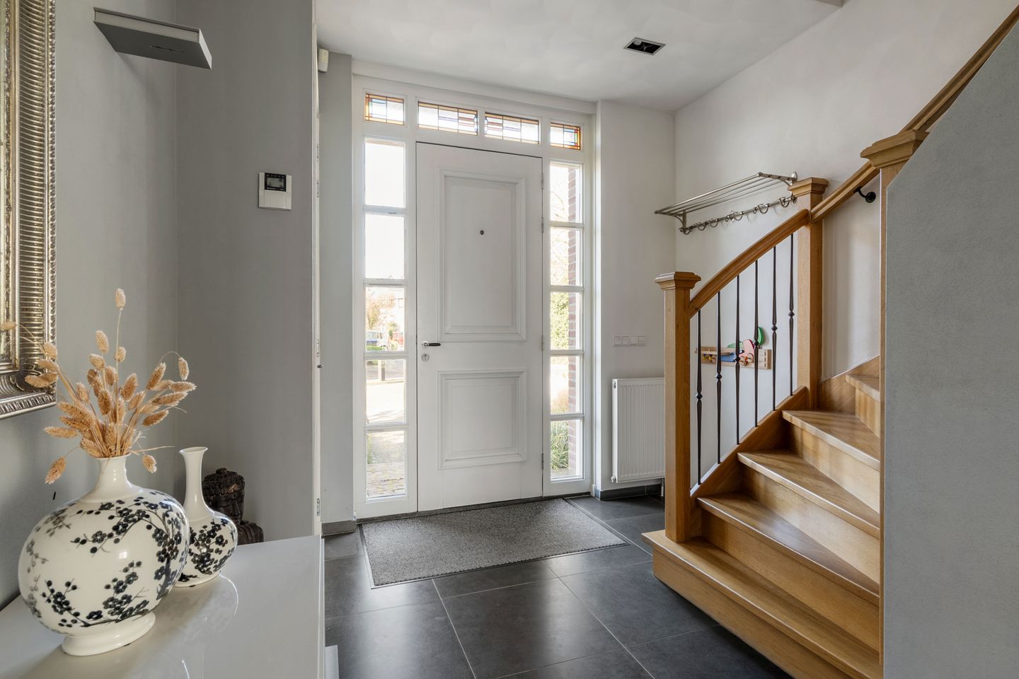 Foto 5 van van Brederodestraat 2