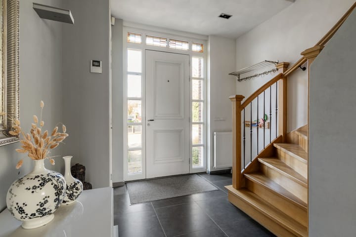 Foto 5 van van Brederodestraat 2