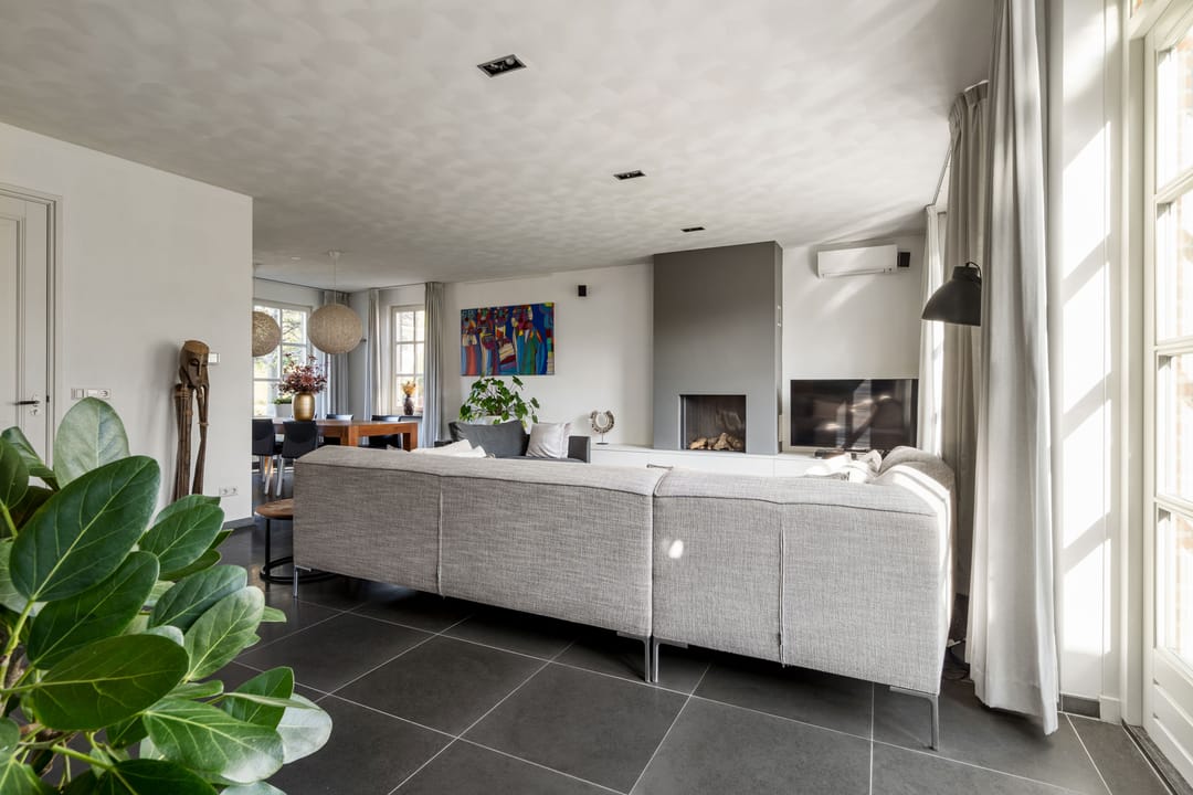 Foto 8 van van Brederodestraat 2