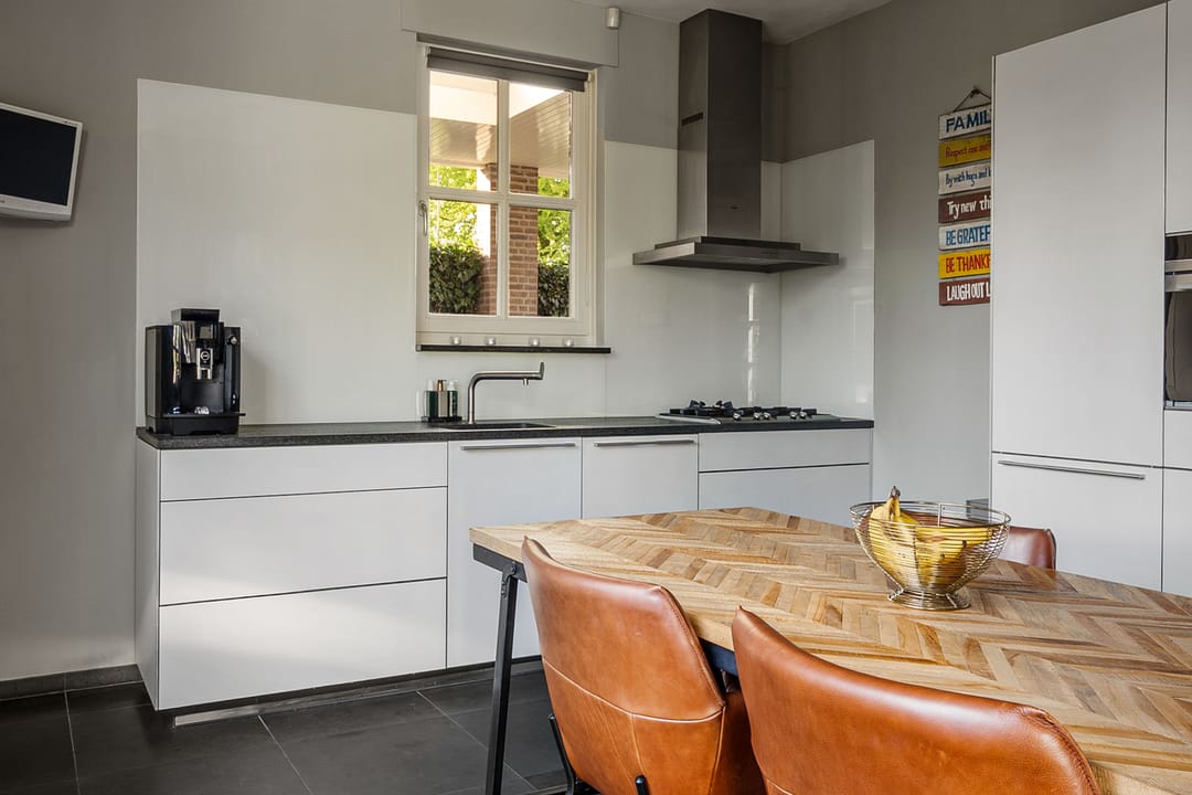 Foto 16 van van Brederodestraat 2