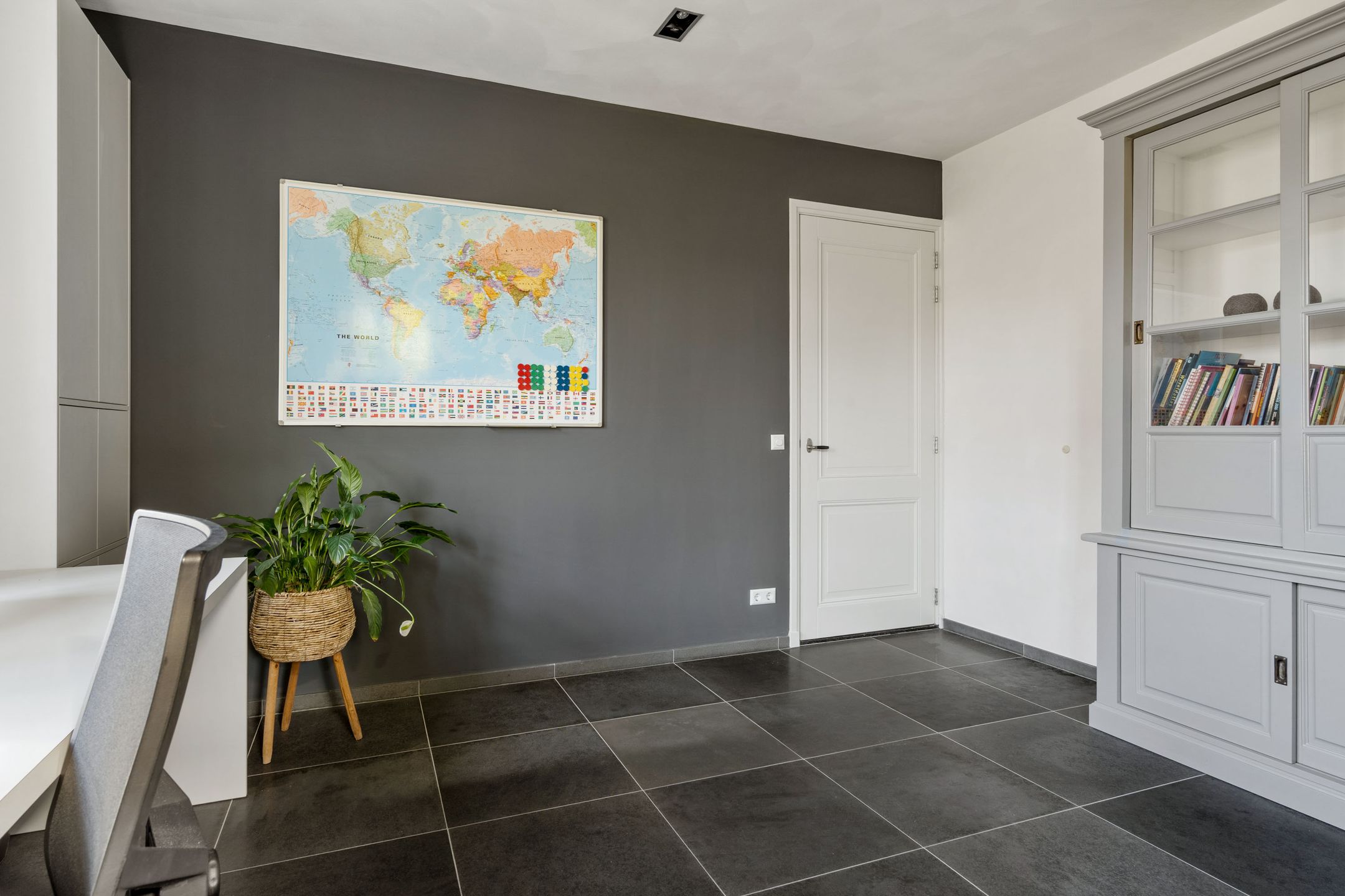 Foto 21 van van Brederodestraat 2