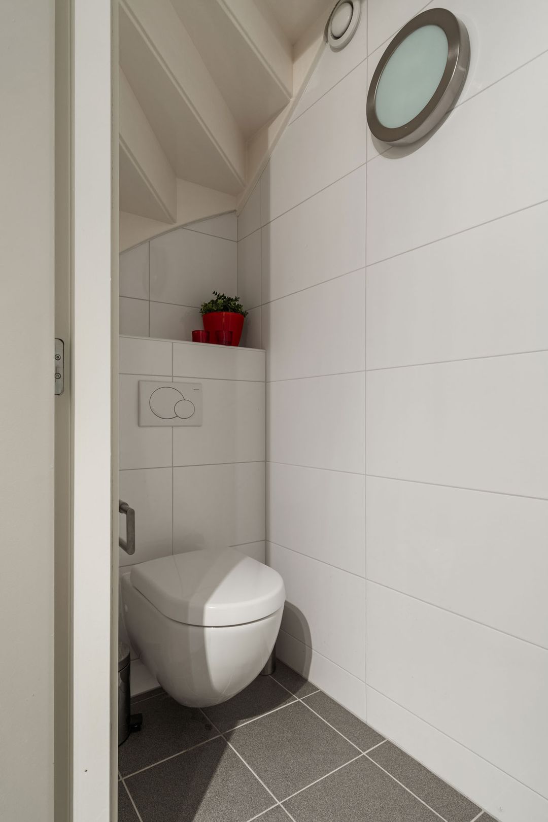 Foto 23 van van Brederodestraat 2